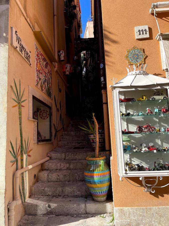 Majolica Taormina Panzió Kültér fotó